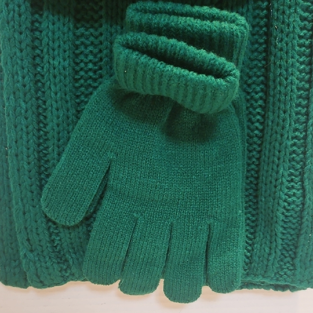 Green Knit Winter Accessory Set - Picture 3 of 5